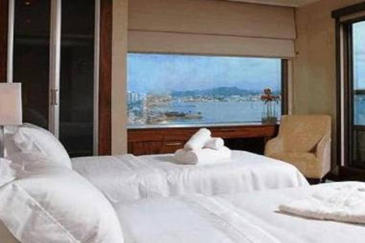 Majestic Palace Hotel Florianópolis Eksteriør billede A bedroom at the hotel