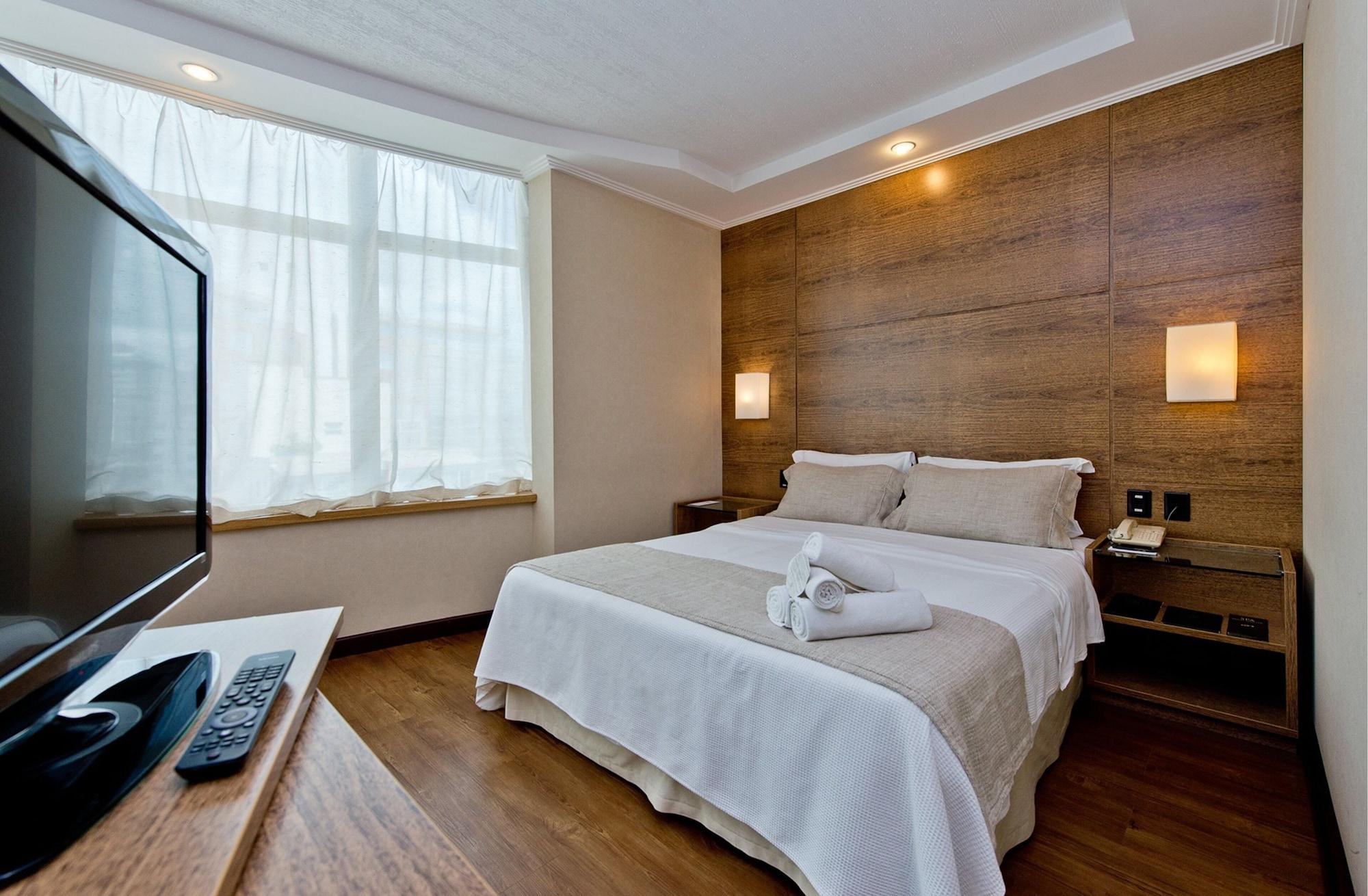 Majestic Palace Hotel Florianópolis Eksteriør billede A room at the hotel