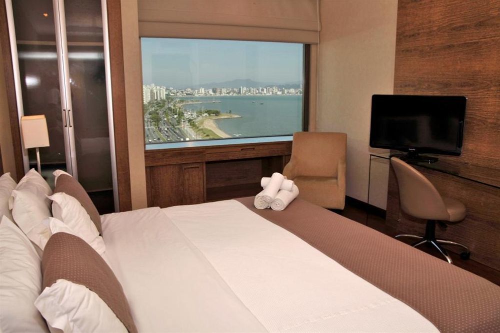 Majestic Palace Hotel Florianópolis Eksteriør billede A room at the hotel